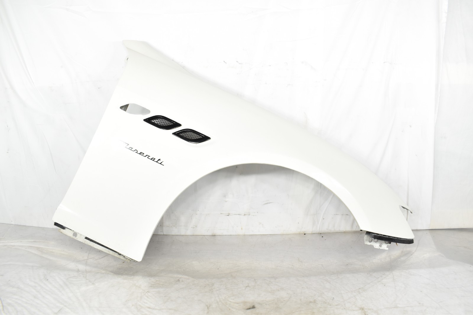 14-24 Maserati Quattroporte M156 S Q4 GTS Right Side Fender Assembly White OEM