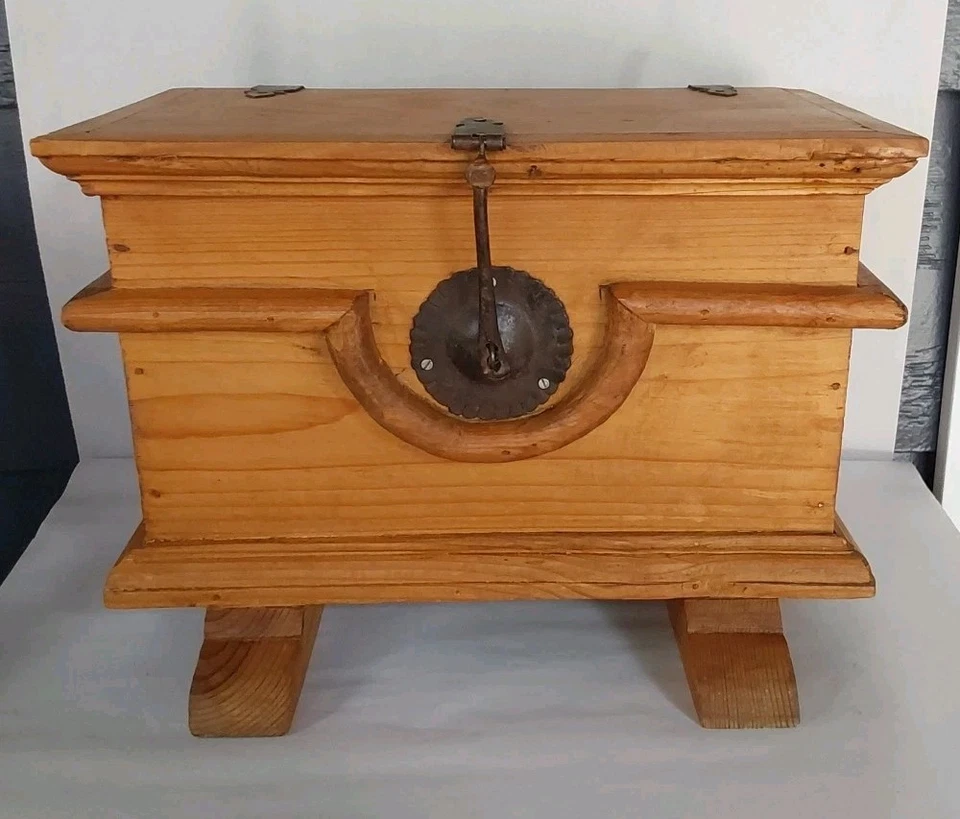 Antigua caja hecha a mano con bisagras de documentos de madera temprana - 11,5 de alto X 15 de ancho X 10,75 Foto 3 de 4