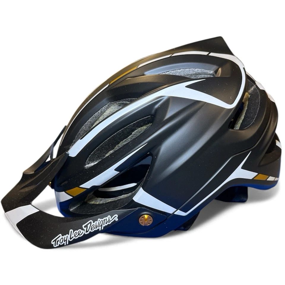 TroyLee A2 MIPS; серебристый черный/белый размер маленький (54-56 см) - Изображение 2 из 4