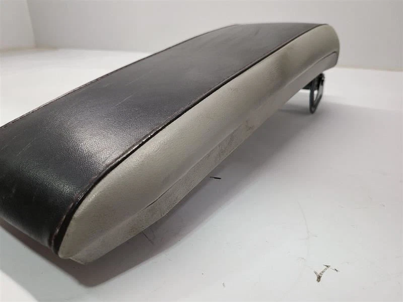 2010 2011 GMC TERRAIN Console Front Floor Lid Without Navigation - Image 4 of 4