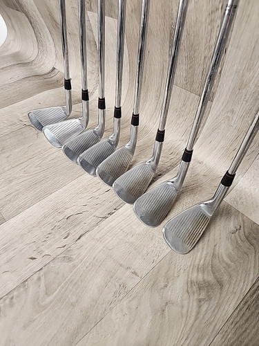 Cleveland Golf CG Tour Blades Irons 3-PW Dynamic Gold S300 - RIGHT HAND - Picture 4 of 12