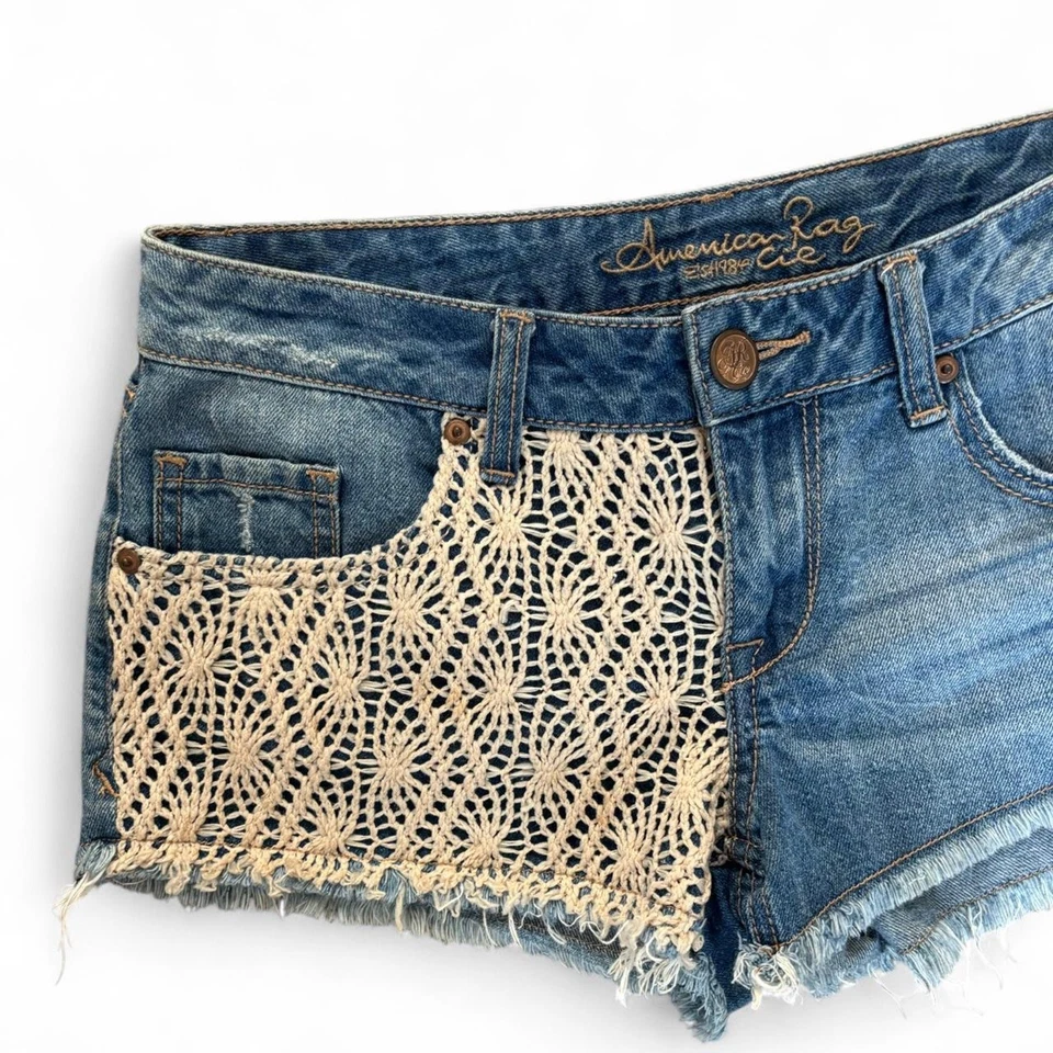 y2k de colección. Pantalones cortos American Rag crochet tejido corte deshilachado talla 5. Foto 4 de 4