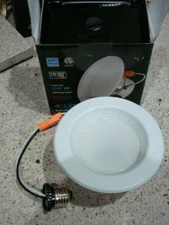 Tourch Star Dimmable Retro Fit 4" LED Downlight with Baffle Trim Kit