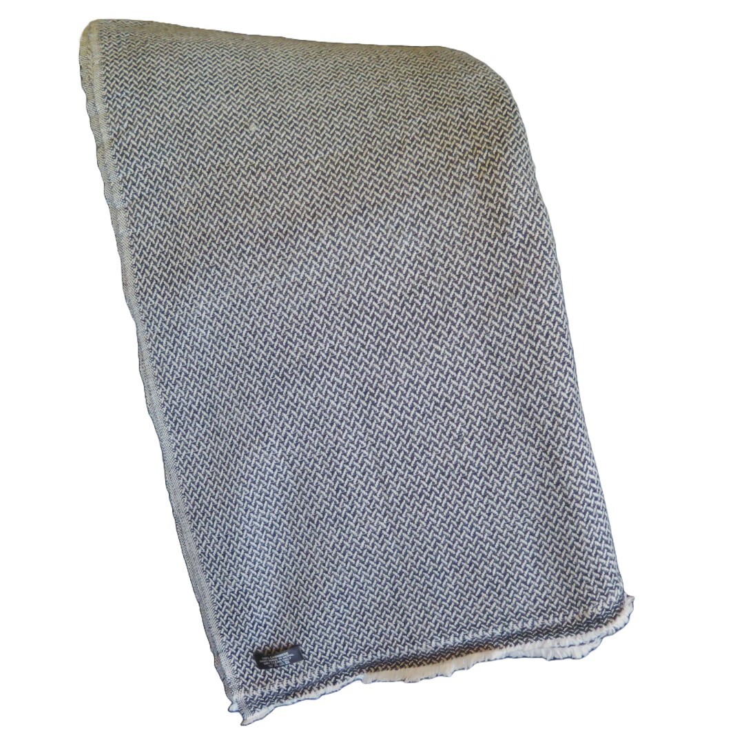 Cashmere|4 Ply|Throw/Blanket|Hand Loomed|Nepal| 2 Color| Black & Snow