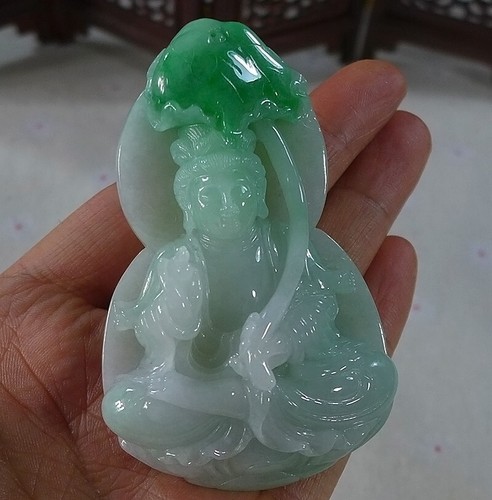 Ciondolo Kwan-yin grande loto grande intagliato a mano giada giadeite verde fine naturale A - Foto 2 di 8