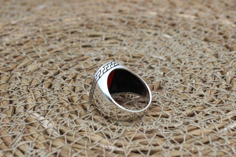Anillo de sello de cornalina roja para hombre diseño de llave griega joyería de plata Foto 3 de 4