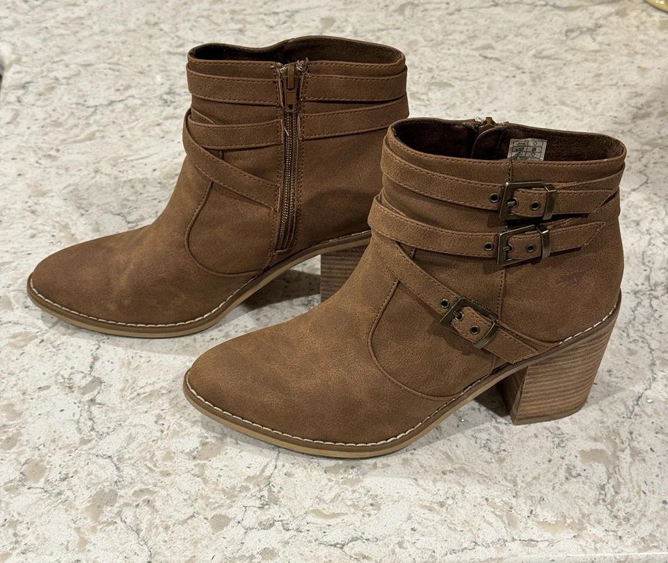 Feminino tamanho 9M, Rocket Dog, 'Bota Deon Creek', salto 3", couro camurça. BR - Imagem 3 de 4