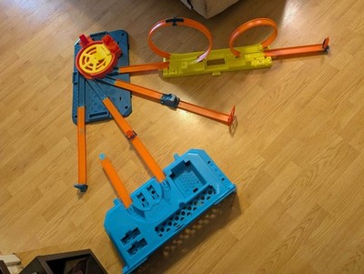 Hot Wheels Track Builder Unlimited-Rapid Launch Builder Box & Track Set- READ
