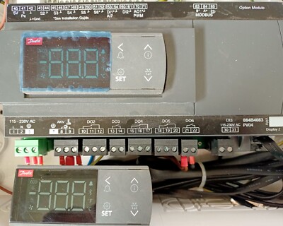 Régulateur Danfoss AK-CC 55 084B4083 + interface utilisateur Ak-Ui55 ...