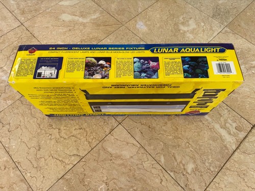 Coralife 24" deluxe lunar aqualight with 65W 10K/Actinic fluroscent light bulbs - Picture 3 of 6