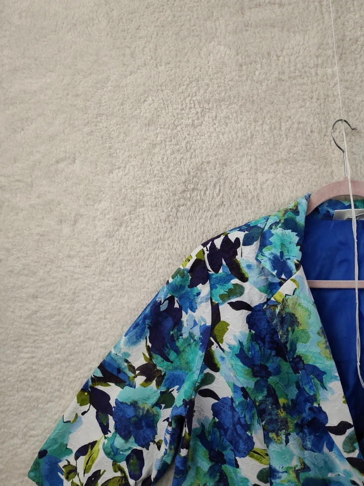 Traje de mujer Dressbarn 2X azul floral mezcla de algodón de un solo pecho acolchado hombro Foto 2 de 4