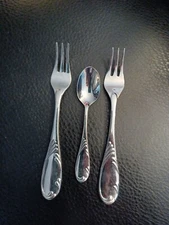 YAMAZAKI NICOLE GLOSSY STAINLESS 2 COCKTAIL/SEAFOOD FORK 5-7/8" & DEMI SPOON