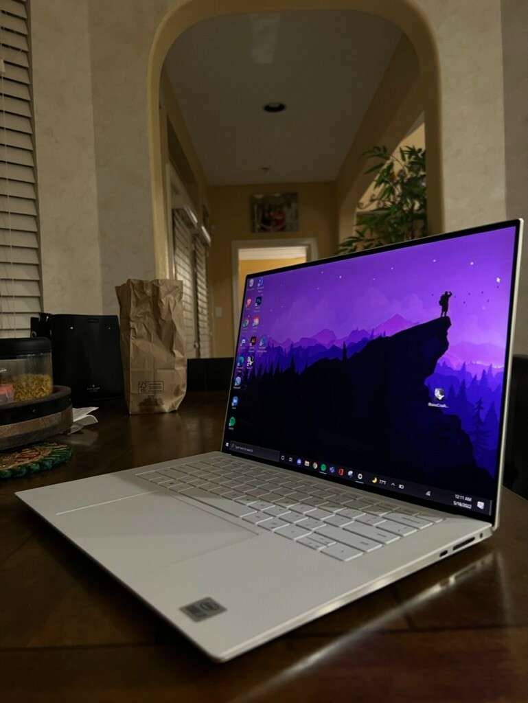 Dell XPS 15 9500 15.6”(512GB SSD,Intel Core i7-10750H,2.6GHz, 16GB