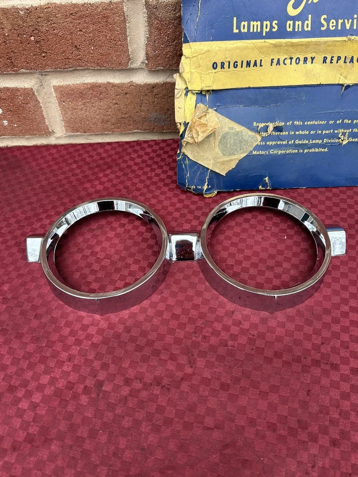 Pontiac Catalina Ventura Strato Chief 1960 nos GM biseles de luz trasera cromados Foto 3 de 4