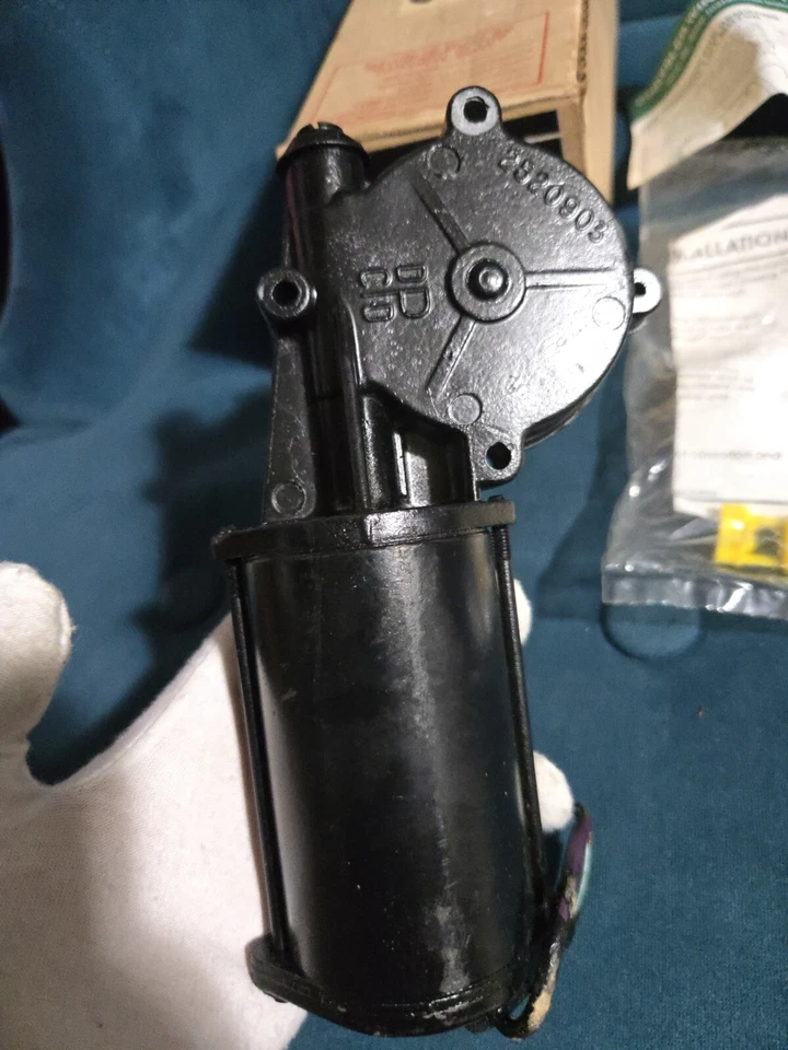 Power Window Motor Cardone 42-43 Reman. - No Gear - Image 3 of 4