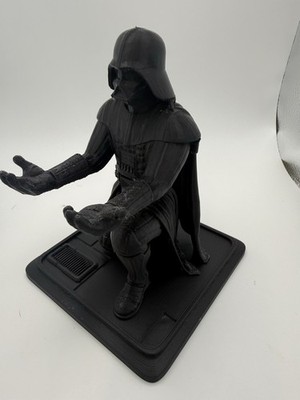 3D Printed Sci-Fi Villain Style Kneeling Pen Holder Desk Display Black