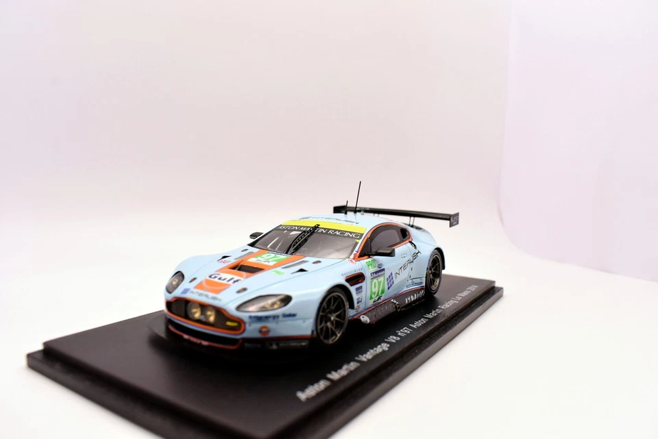 Гоночный автомобиль модель 1:43 Aston Martin Vantage V8 SPARK автомобили 2014 - Изображение 3 из 4