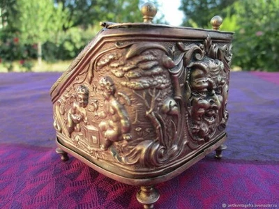 Boîte à support d’horloge ancienne Angelots en cristal en laiton XIXe siècle - Photo 1/4