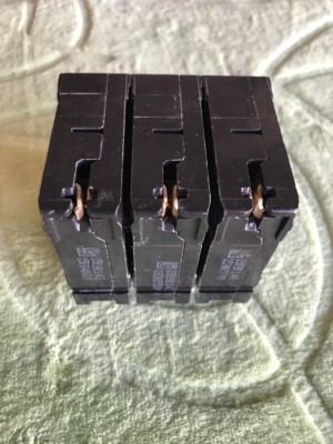 Siemens Q3100 100-Amp 3-Pole Circuit Breaker - Type QP For Load Centers