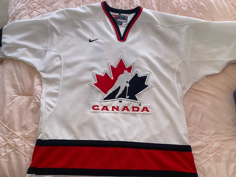 Vintage Nike 2002 Team Canada Hockey Olympic Joe Sakic Jersey XXL white