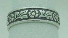 PRETTY VINTAGE ESTATE STERLING SILVER FLORAL MOTIF RING by WHEELER Mfg. Co, 7.25