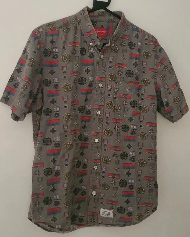 SS10 Supreme Medaille S / S SHIRT Kurzärmelig Größe L Grau Vintage 2010 Selten