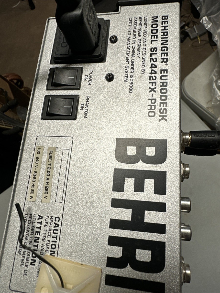 Behringer Eurodesk SL2442FX-PRO Music Mixer 24-channel 4 bus Low