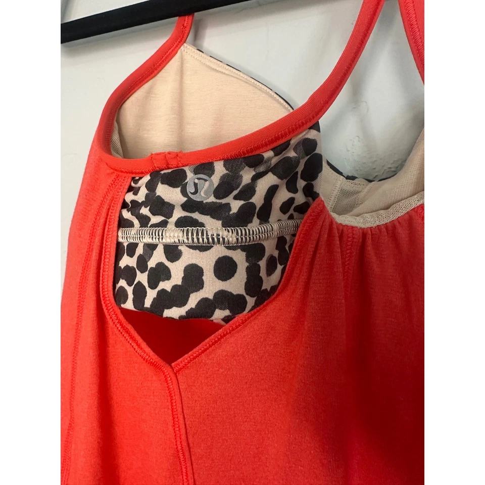 Camiseta sin mangas Lululemon ropa deportiva sujetador incorporado naranja estampado animal 6 Foto 3 de 4