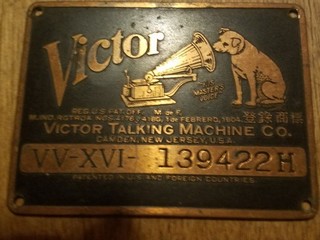 Victor VV XVI Name Plate Brass Nipper Logo Victrola Phonograph Tag