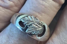 Vintage Wheeler Mfg. 925 Sterling Silver Black Hills Silver Grape Leaf Ring Sz 7