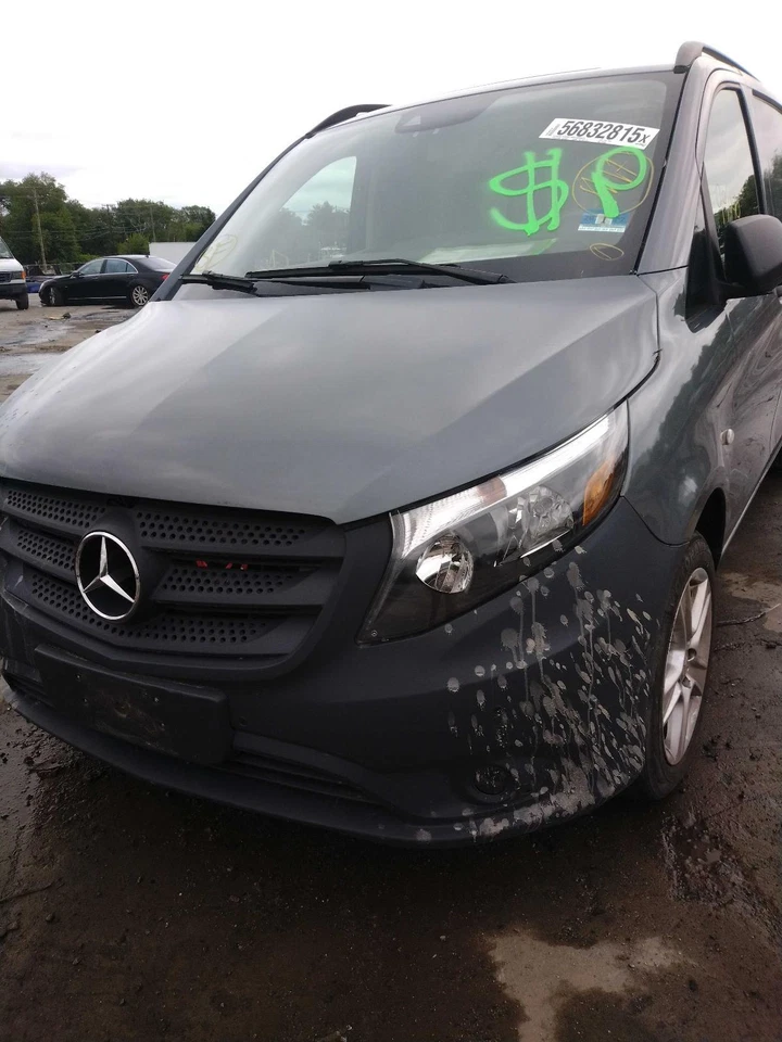 Conjunto de puerta de carga trasera izquierda usada se adapta a: Mercedes-benz Metris 447 2016 tipo Foto 2 de 4