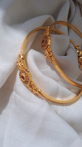 Brazalete Ligero Kundan Dorado Bollywood Estilo Antiguo Moda Dorado Mate - Vídeo 1 de 1