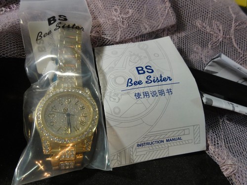 Neu im Karton Damen Armbanduhr goldfarben Strass Armband leicht ablesbar ADSBIAOYE - Bild 1 von 3