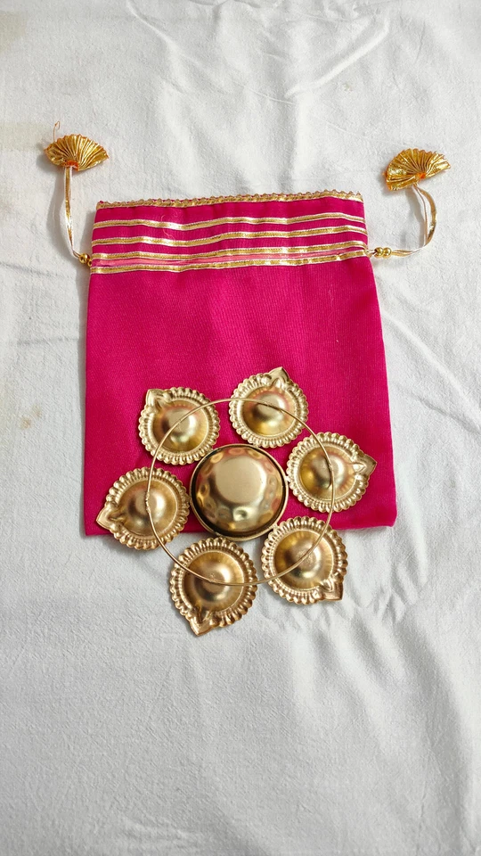 Urli Diya con Juego Potli, Conjunto de Regalo Combo Indio, Regalo Étnico Favores de Boda Foto 3 de 4