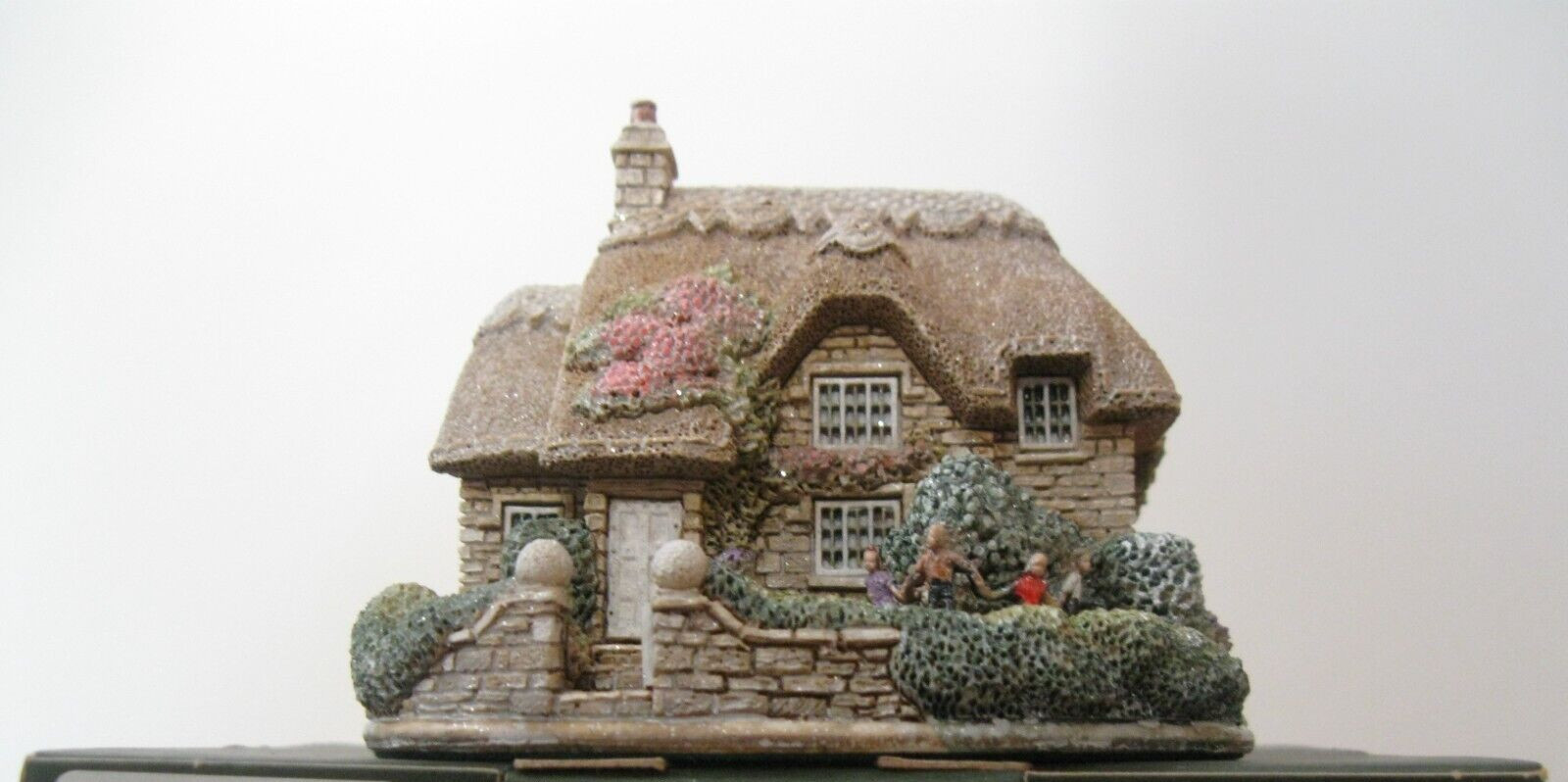 リリパットレーン　CHRISTMAS CAKE Lilliput lane Lilliput Lane - Christmas Cake