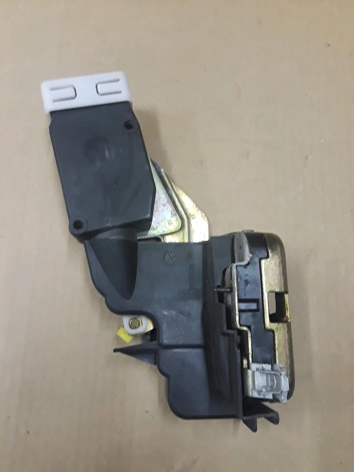 Volvo S40 2002 pasajero derecho puerta delantera bloqueo eléctrico actuador pestillo F043 Foto 2 de 4