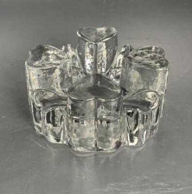 Glas Stövchen Acht Herzen; Georgshütte; Handarbeit; D14cm, H6cm, 1.46kg schwer