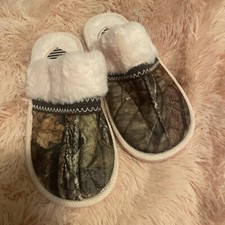 Pink Camo Fur Slippers Women's Size 9/10 NWOT
