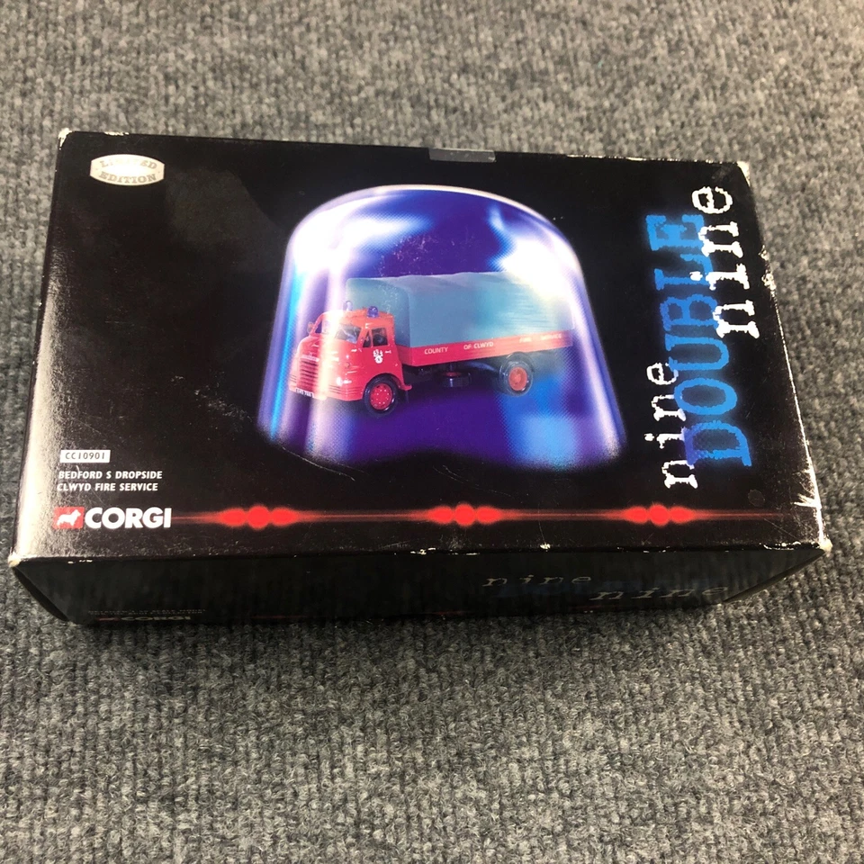 BEDFORD S DROPSIDE CLWYD FIRE BRIGADE 1/50. CORGI  CC10901 Nine Double Nine - Image 2 of 4