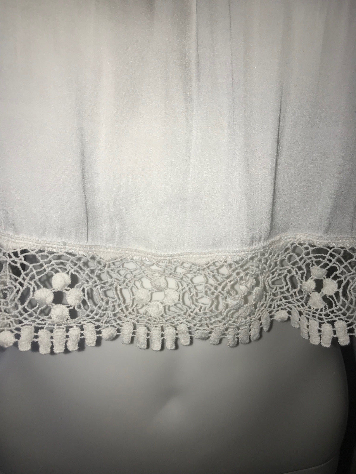 ale ALESSANDRA WHITE OFF SHOULDER LACE TRIM CROP BEAC… Gem