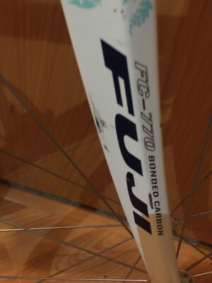 Fuji Finest 1.0 Women's Carbon/Alloy Road Bike White - 44 cm 20