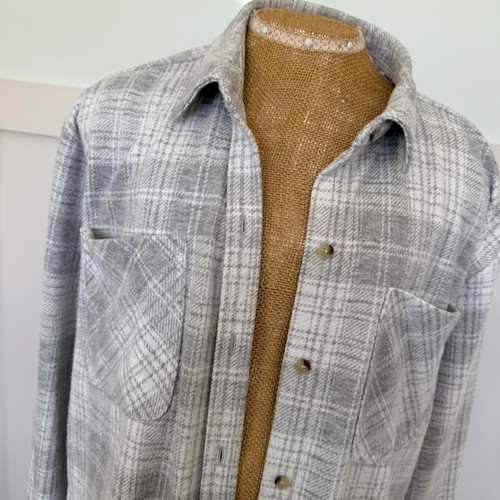 Beach Lunch Lounge Flannel Shacket Women’s Large Gray Plaid Button Up Warm Fall - Picture 3 of 10