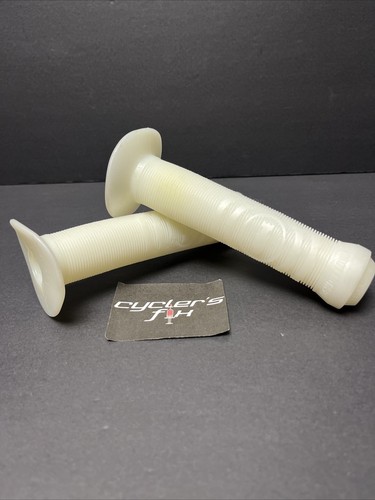NOS Volume Missile Frost Bmx Grips Fit: Haro Redline Dk Se Powerlite Schwinn Gt - Picture 2 of 24