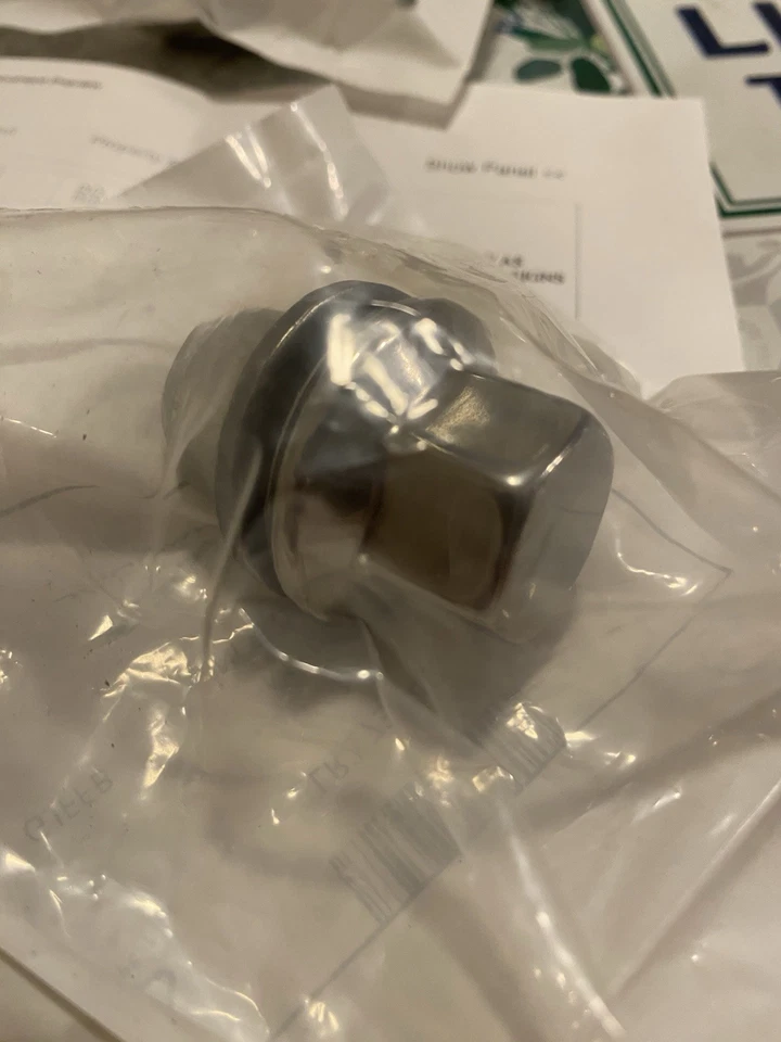Nuevas tuercas GENUINAS Land Rover - LR173842 - LR068126 - ¡¡¡¡Juego de 4!!!!! Foto 2 de 4