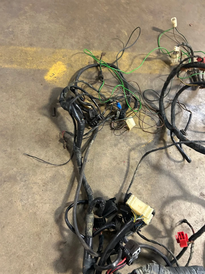 1986 年保时捷 944 机舱线束 95161200605 84918 — 第 3/4 张图片