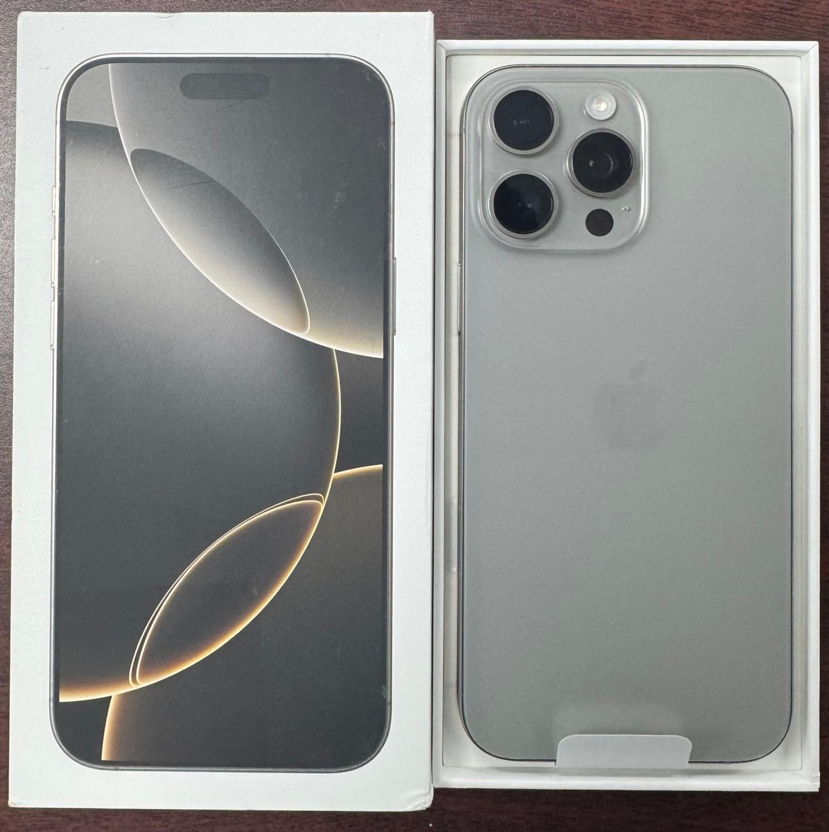 Open Box 9/10 - Apple iPhone 16 Pro Max 256GB - Natural Titanium