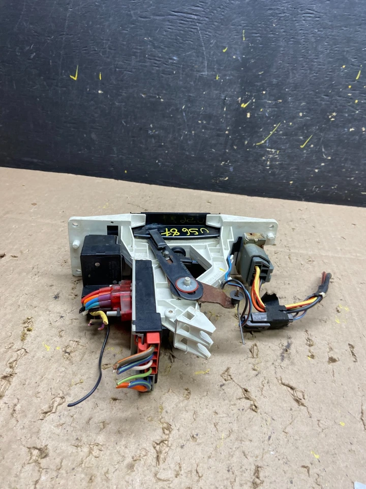 Lincoln Town Car 1985 a 1989 aire acondicionado calefacción control de clima U5687 DG Foto 4 de 4