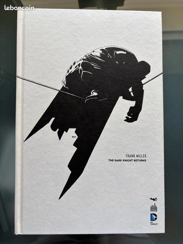 BATMAN DARK KNIGHT RETURNS - 75 ANS EDITION N&B TIRAGE LIMITE - URBAN (EPUISE) - Photo 1/1
