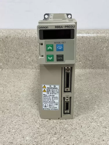 Omron R88D-UA08HA w/ R88A-PR03U NEW