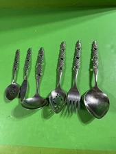 Oneida Ornate Flowers Six Piece serving utensil Utensils Set